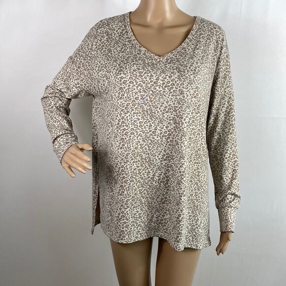 American Eagle Outfitters cheetah print relaxed fit soft V-neck top size S - Picture 1 of 8